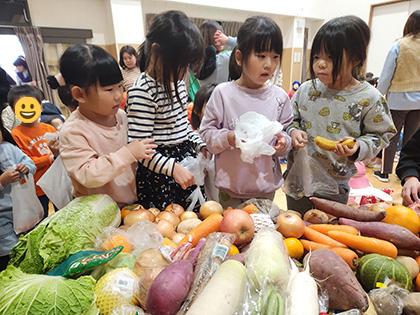 園外保育・収穫感謝祭